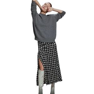 Zara Midi Ruched Black and White Asymmetrical Skirt XS w/ Geometric Print